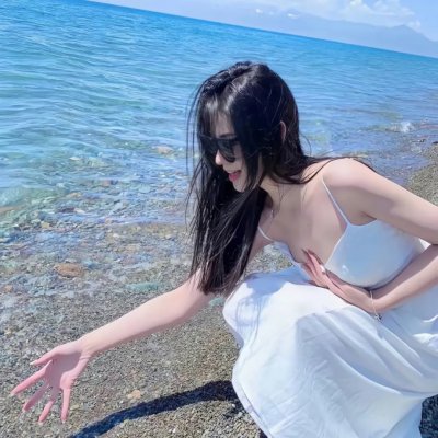 三个摩登女性